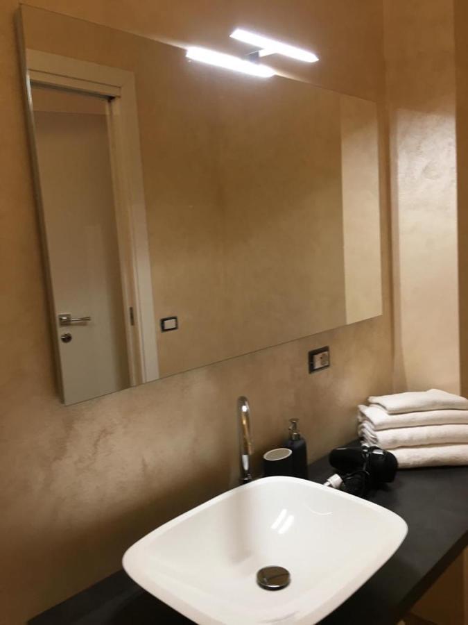 Cute And Cozy Apartment Train Station Бергамо Екстериор снимка